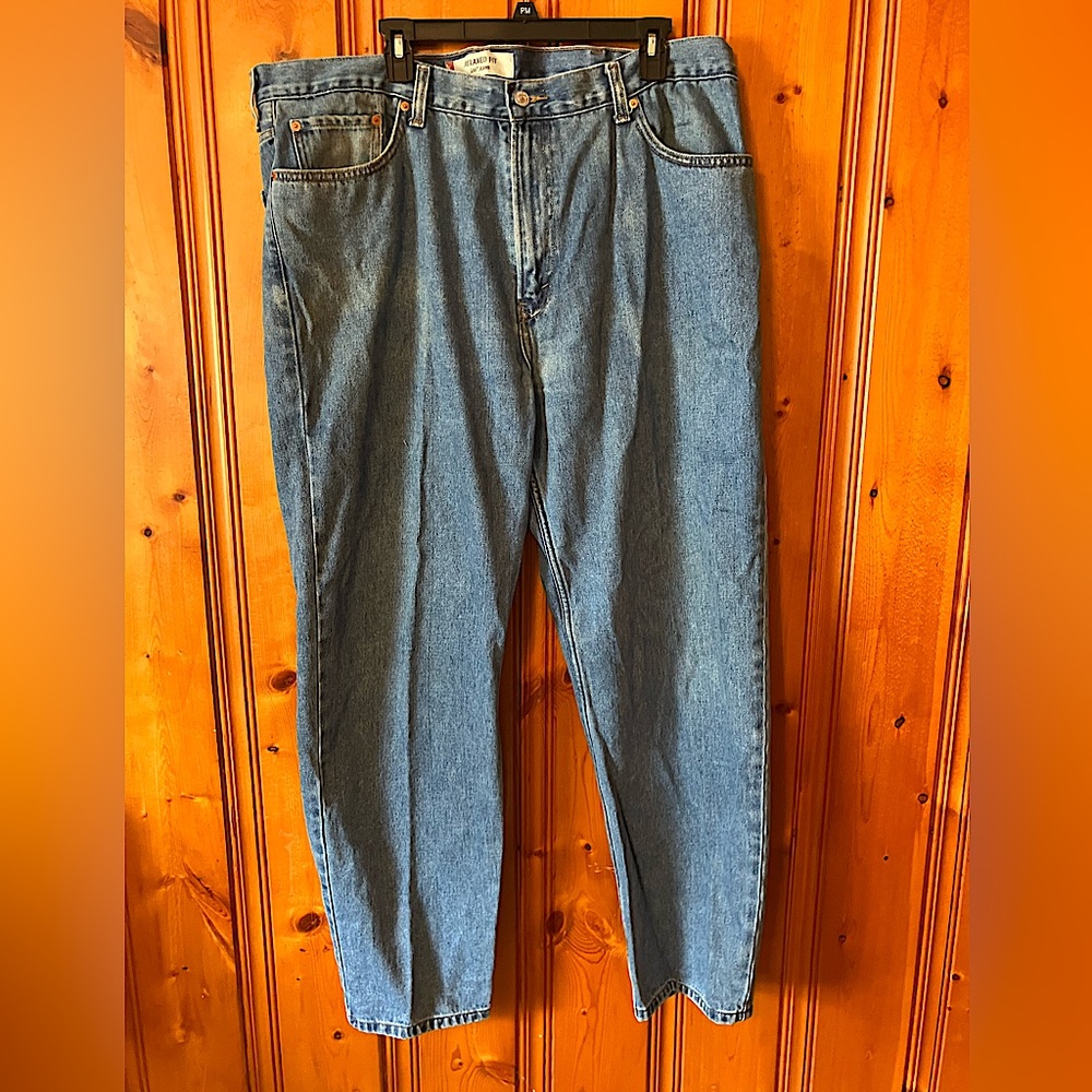 Size W42 L32 Men’s Relaxed Fit 550 Levi Jeans Worn  just a few times!!!
